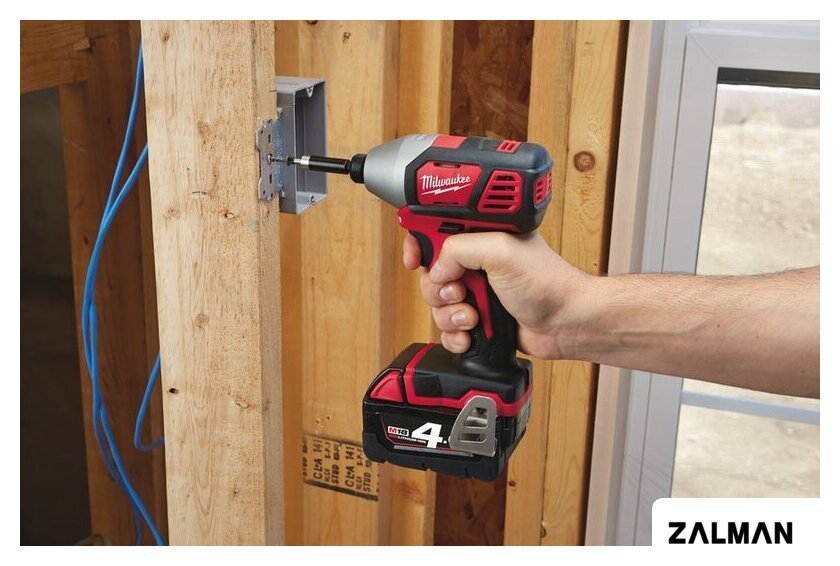Винтоверт Milwaukee M18 BID-402C 4933443580 (с 2-мя АКБ, кейс)
