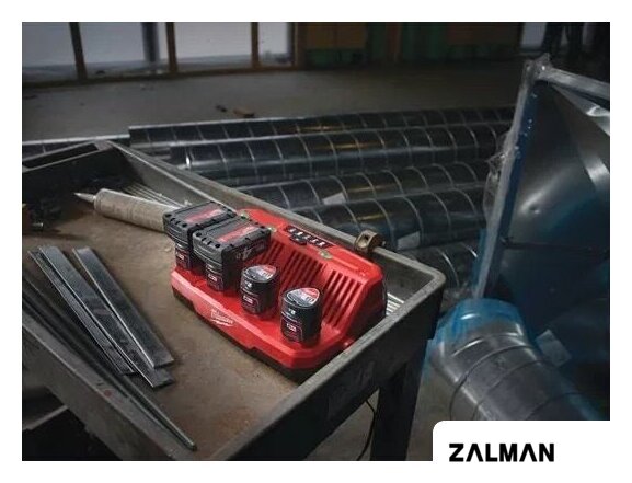 Зарядное устройство Milwaukee M12 C4 4932430554 (12В)