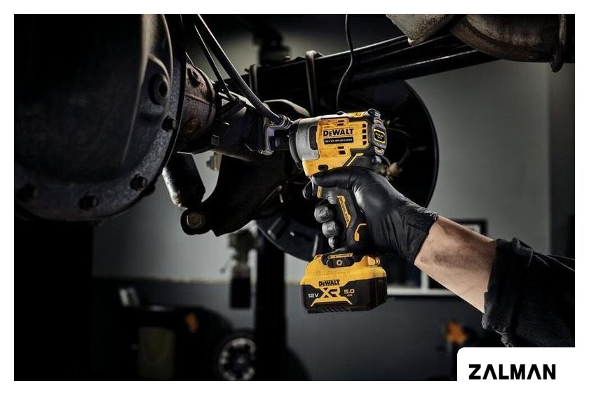 Гайковерт DeWalt DCF901P1 Xtreme Subcompact (с 1-м АКБ, кейс)
