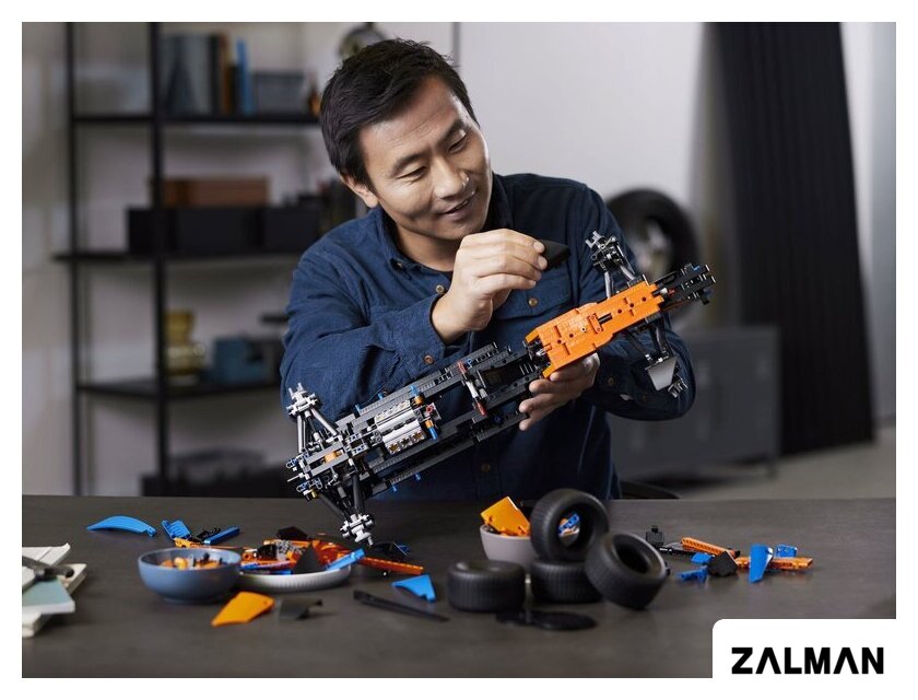 Конструктор LEGO Technic 42141 Гоночный автомобиль McLaren Formula 1